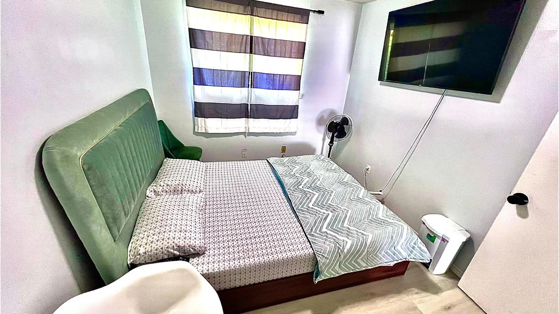 D1 Room Near Airport Brampton Holiday home